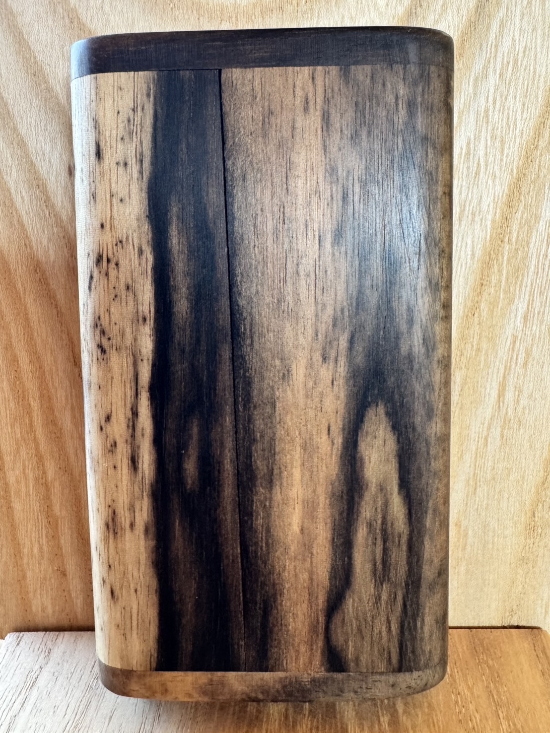 黒柿を使った木製名刺入れ